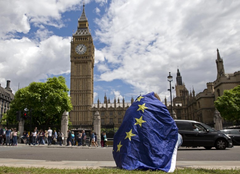 Políticos, economistas, académicos, y varios sectores de la ciudadanía están decepcionados por la decisión tomada en el referendo y anticipan graves consecuencias para Reino Unido. FOTO AFP