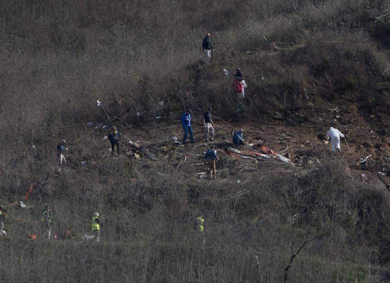 ¿Qué pasó con el helicóptero de Kobe Bryant? La investigación avanza lentamente. FOTO: AFP
