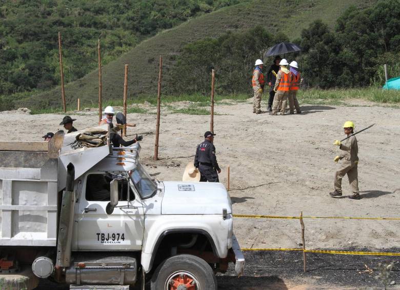 El perímetro donde se concentra la búsqueda fue ampliado 15 metros. FOTO Robinson Sáenz