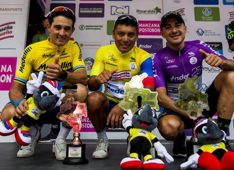 Podio definitivo: Caicedo, campeón; Juan Pablo Suárez (derecha), subcampeón y Óscar Sevila, tercero. 