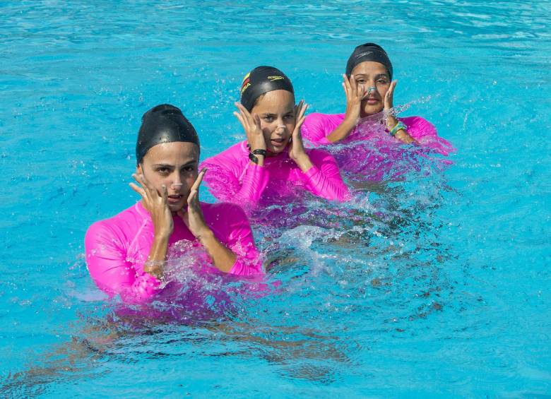 Expertos fortalecerán a nadadoras colombianas