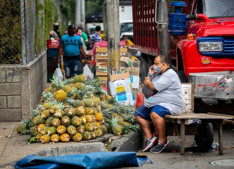 Por confusión, comerciantes quedaron varados afuera de la Minorista
