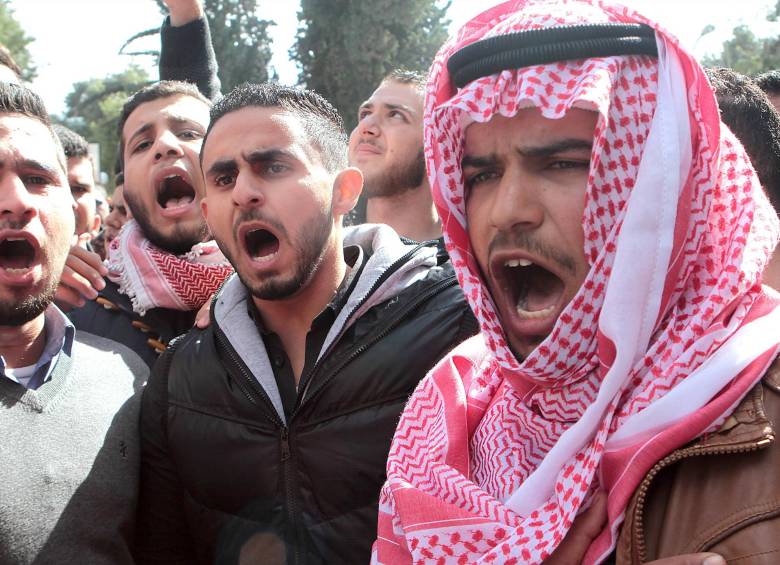 Jordania fue el epicentro del rechazo, y distintas marchas se realizaron en el país, lideradas por los estudiantes, para expresar la condena contra la barbarie del Estado Islámico. FOTO afp