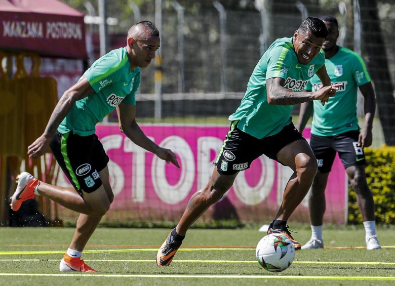 Jéfferson Duque (derecha) empezó en Pereira en 2006. Allí jugó 43 partidos y convirtió 18 goles. FOTO jaime pérez munévar