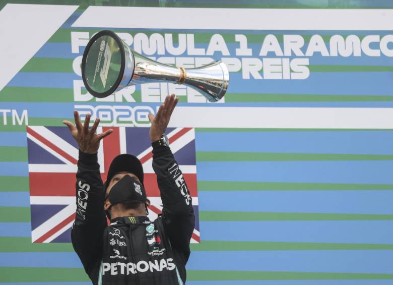 Lewis Hamilton y su celebración en el GP de Eifel. FOTO EFE