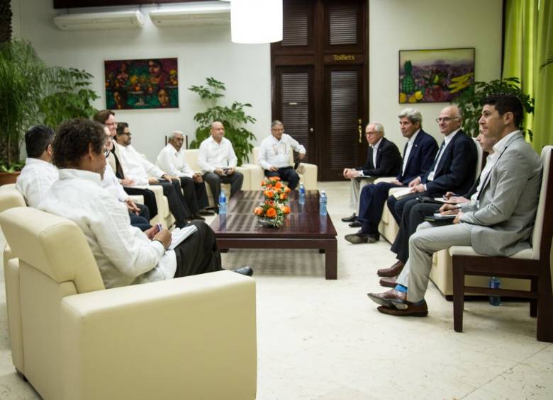 Delegados de las Farc, calificaron de positivo e histórico el encuentro con John Kerry. FOTO Farc - EP