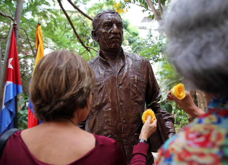 Cuba recuerda a Gabo con escultura en La Habana