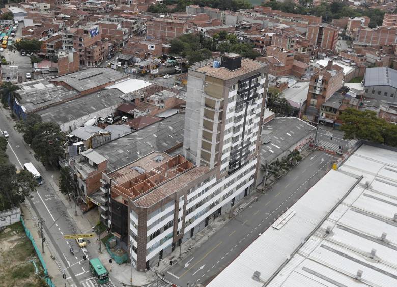 Edificio Babilonia de Itagüí debe ser demolido por fallas estructurales. FOTO MANUEL SALDARRIAGA