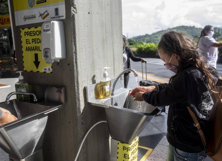 En esta etapa de la pandemia, la responsabilidad individual es vital para seguir flexibilizando la cuarentena. FOTO ANDRÉS CAMILO SUÁREZ.