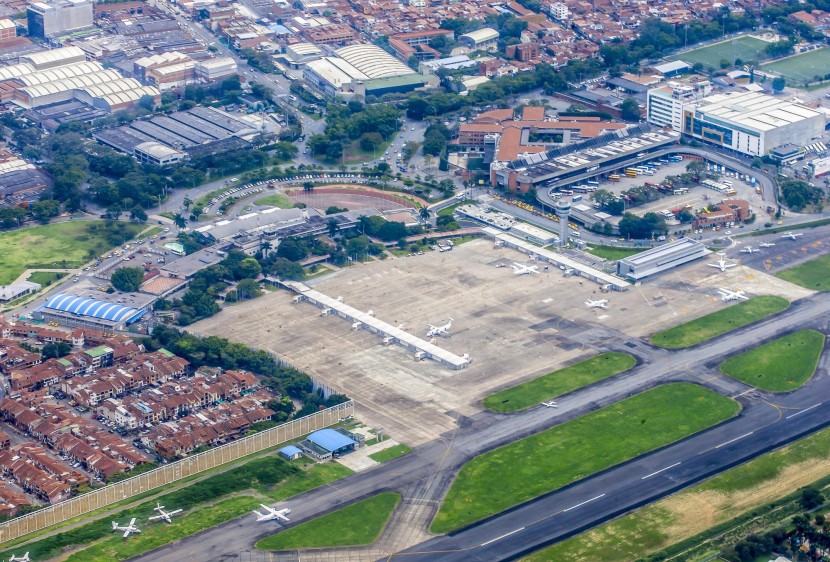 Olaya Herrera es uno de los aeropuertos que se perfila para una primera etapa de apertura. FOTO: Juan Antonio Sánchez