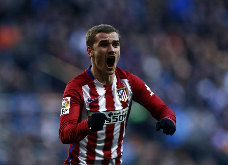 Un gol del francés Antoine Griezmann decidió el derbi en el que el Atlético fue muy superior tácticamente al Madrid. FOTO AFP