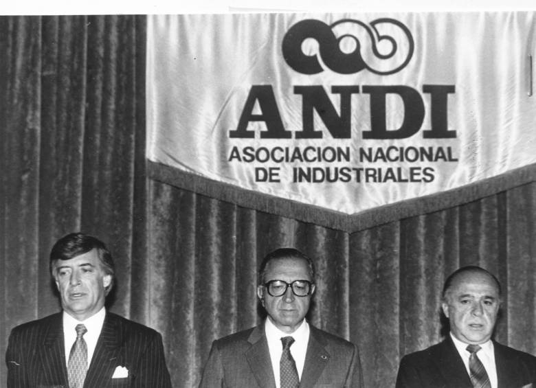 Directivos de la Andi en la asamblea de 1982.