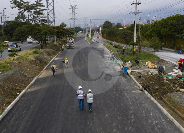 La fase de la Vía Distribuidora que aún está en obra corresponde al tramo Mayorca- Viva Envigado. FOTO Manuel saldarriaga