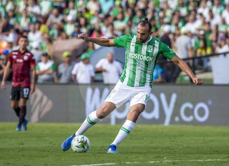 Hernán Barcos se consolida como el goleador verdolaga con seis anotaciones y espera aumentar su cuota. FOTO JUan a. Sánchez