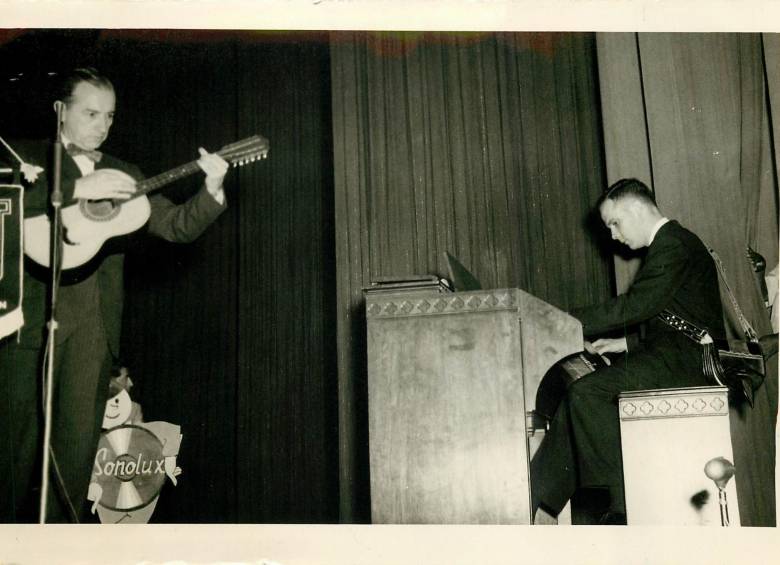 Se fue el organista de las manos de seda