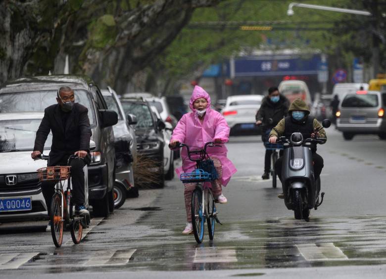 Poco a poco se recupera la normalidad en Wuhan. FOTO EFE