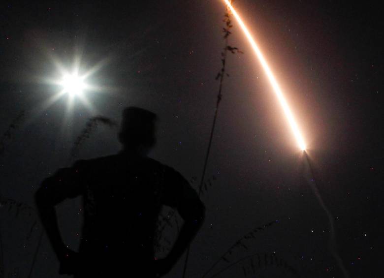 Estados Unidos prueba un misil balístico intercontinental
