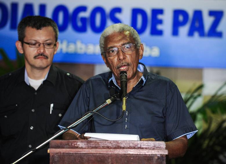 Las Farc reclamaron desclasificar los documentos en una declaración leída ante los medios en La Habana por el guerrillero Joaquín Gómez. FOTO CORTESÍA