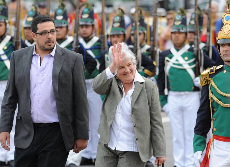La senadora Lucía Topolansky, esposa del presidente de Uruguay, José Mujica, lidera la intención de voto de las elecciones departamentales del próximo 10 de mayo. FOTO AFP