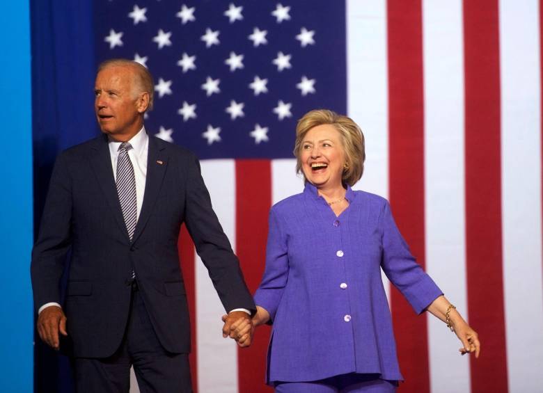 Joe Biden y Hallary Clinton. FOTO: AFP