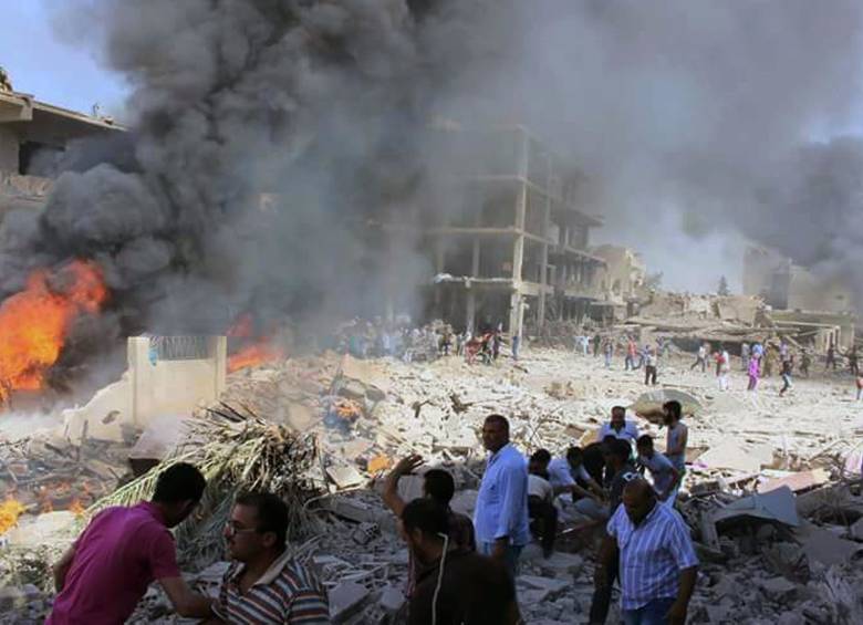 Estado Islámico ya había perpetrado ataques explosivos antes en Qamishli y en la capital provincial, la ciudad de Hasaka. FOTO AP