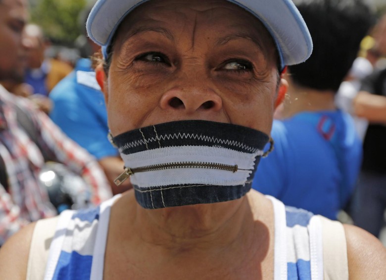 Gran parte de la ciudadanía venezolana siente que este hecho representa la intención del chavismo de no permitir voces contrarias. FOTO ap