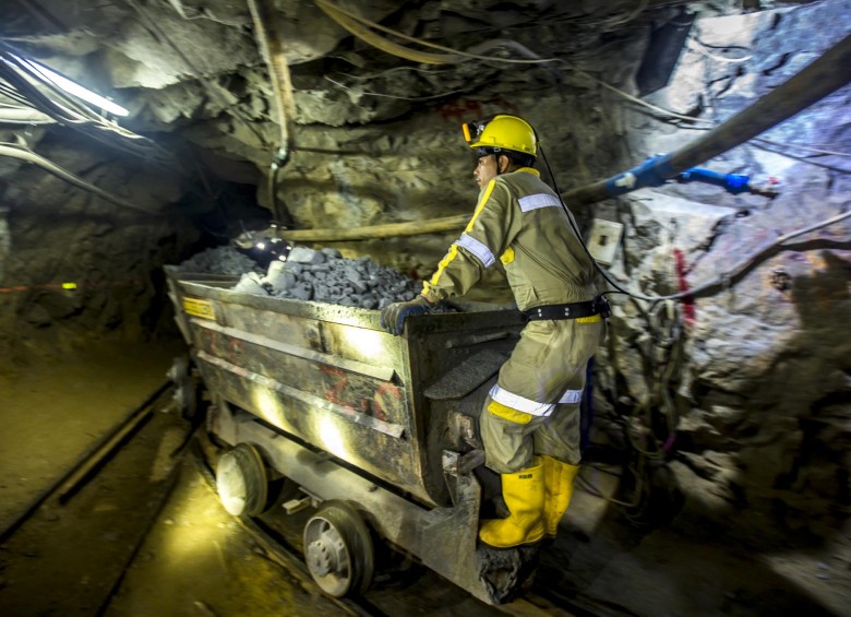 Un intrincado sistema de rieles permite sacar el material del fondo de la mina. FOTO JUAN ANTONIO SÁNCHEZ