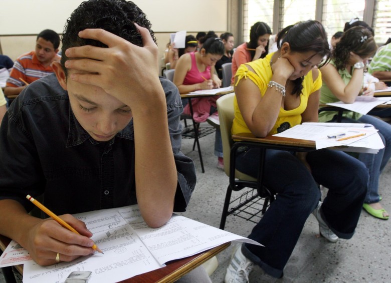 Realizar el examen implica citar aproximadamente 20.000 personas por jornada en todas las sedes de la Universidad de Antioquia. FOTO HERNÁN VANEGAS