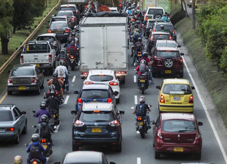 Congestión vehicular en la avenida Regional. Foto: Andrés Camilo Suárez Echeverry