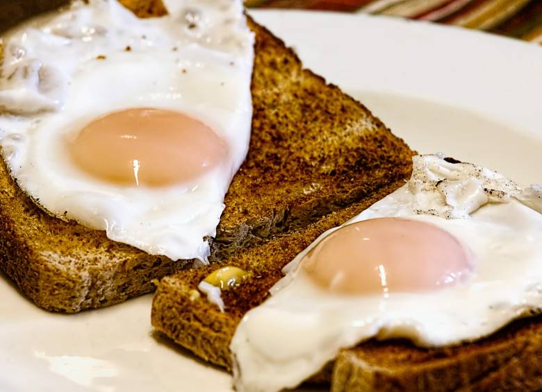 Investigadores recomiendan ingerir el desayuno diariamente y hasta una hora después de despertar. FOTO Pixabay