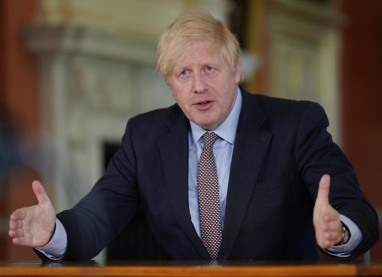 Boris Johnson entregó las medidas en una alocución televisada. FOTO Efe