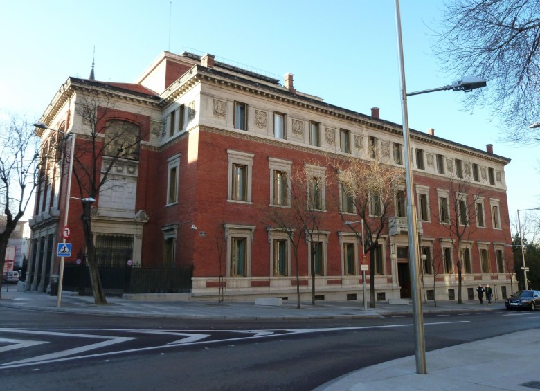 Esta es la sede institucional de la RAE en Madrid,que elige hoy su presidente número 31. FOTO Luis García