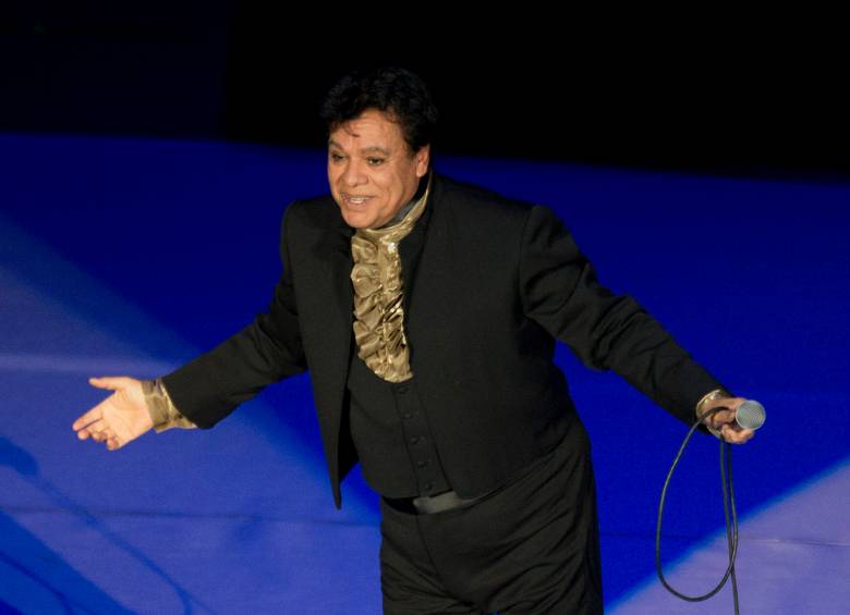 En unas de sus actuaciones musicales en el interior del Auditorio Nacional en la ciudad de México D.F., el 10 de abril de 2015. FOTO Archivo AP 