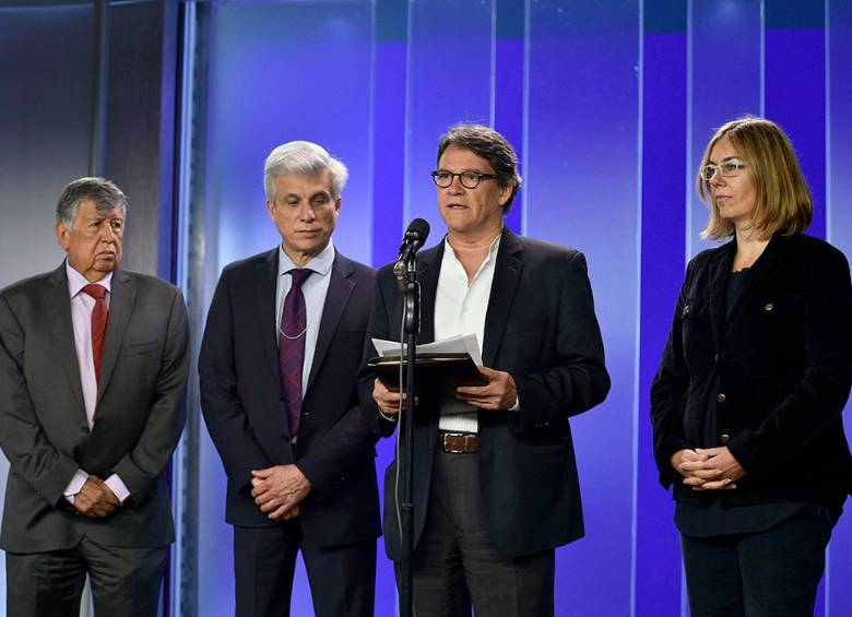 En la foto de izquerda a derecha: José Noé Ríos; Alberto Fergusson; Gustavo Bell y Angélika Rettberg. Foto: Cortesía. 