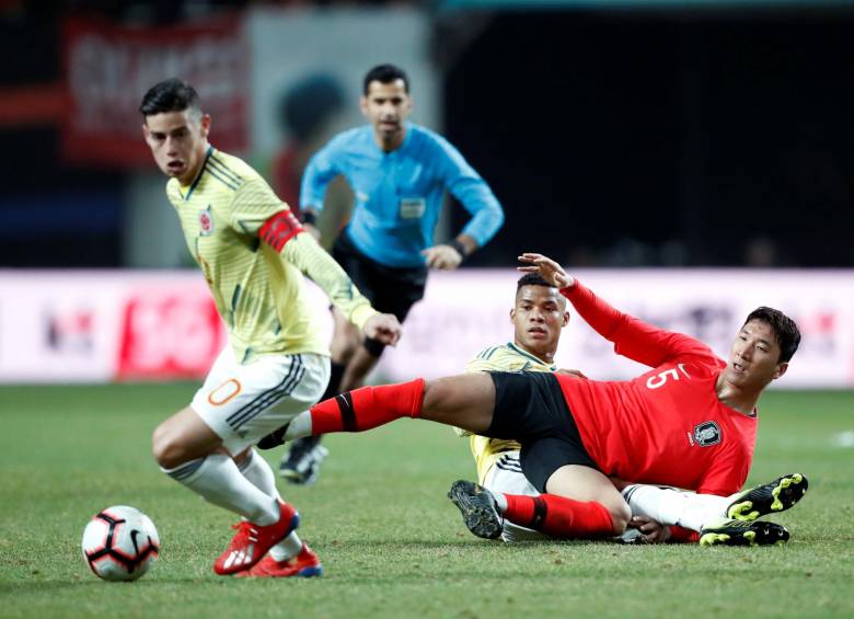 James Rodríguez ingresó en el segundo tiempo y Colombia mejoró notablemente. FOTO REUTERS