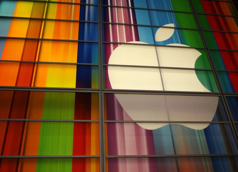 Apple se convirtió en la primera empresa de E.U. y el mundo en superar los 700.000 millones de dólares en capitalización bursátil. FOTO AFP