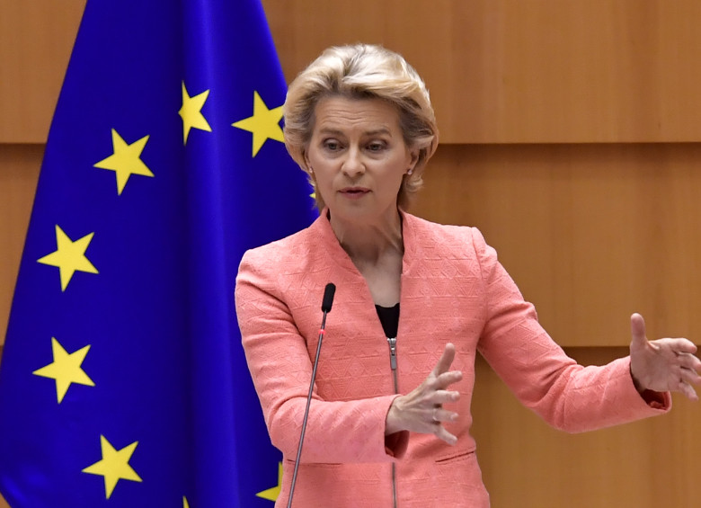 Ante el Parlamento, la presidenta de la Comisión Europea, Ursula von der Leyen, se comprometió a poner al bloque como ejemplo mundial de lucha contra el cambio climático. FOTO AFP