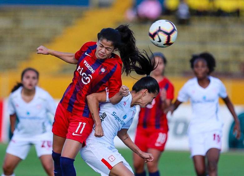 El partido entre colombianas y guaraníes fue intenso. El equipo caleño, sin embargo, sacó a relucir orden y buena definición para llevarse el premio y la medalla de bronce. FOTO Twitter conmebol