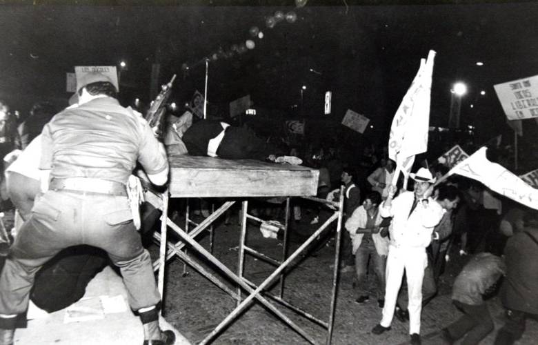 Colprensa - Instantes antes de que Luis Carlos Gal�n fuera asesinado en Soacha.