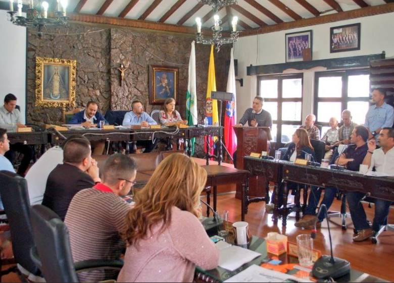 Alcalde de Rionegro, Andrés Julián Rendón Cardona, durante su intervención en el Concejo. FOTO Cortesía Alcaldía de Rionegro