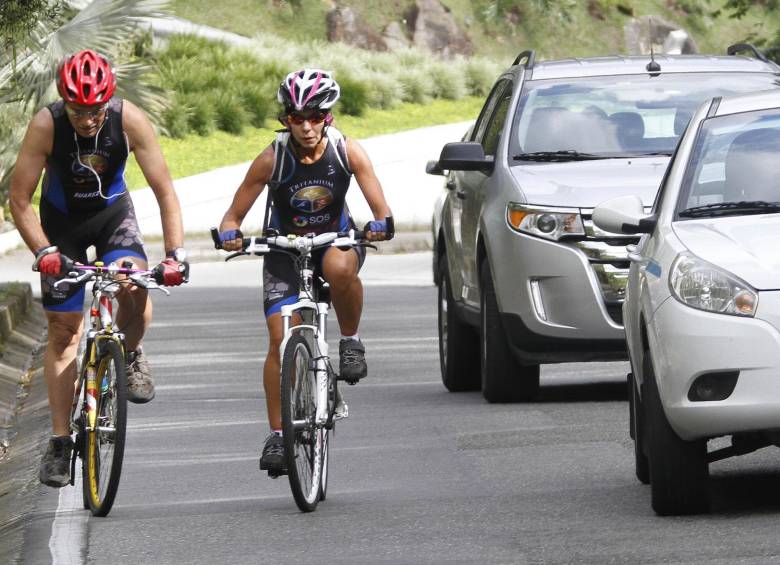 Ahora los ciclistas que se animan a subir Palmas tendrán carril exclusivo todos los domingos durante cuatro horas. FOTO ARCHIVO