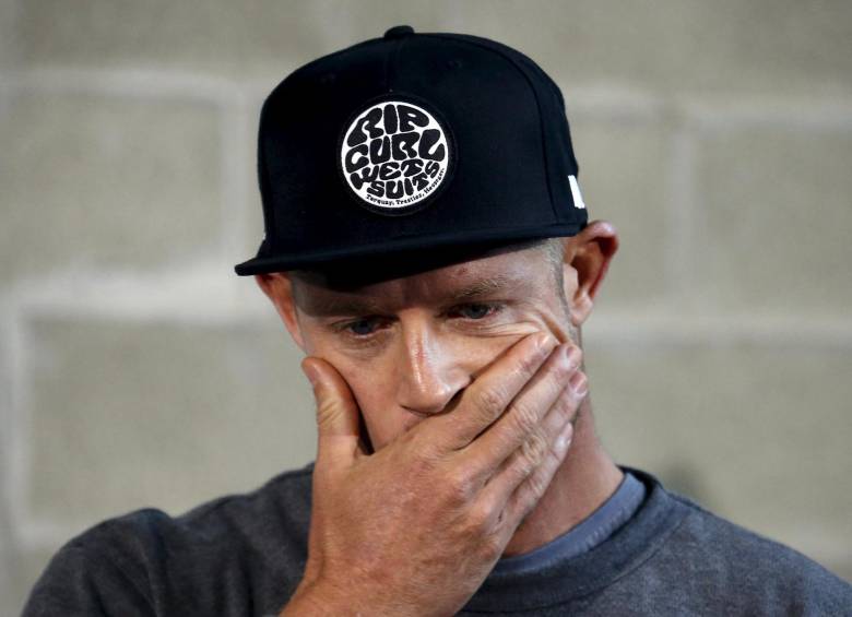 Mick Fanning, durante la rueda de prensa que ofreció a su regreso a Sydney. Aún no entiende cómo se salvó. Foto Reuters
