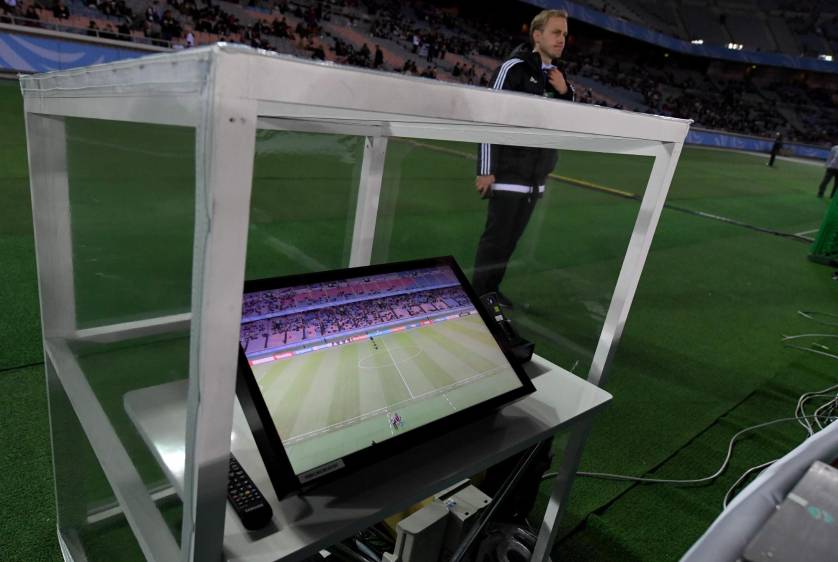 El sistema ha generado polémica durante su primer ensayo en un torneo Fifa (Clubes). ¿Sirve o no? FOTO AFP 