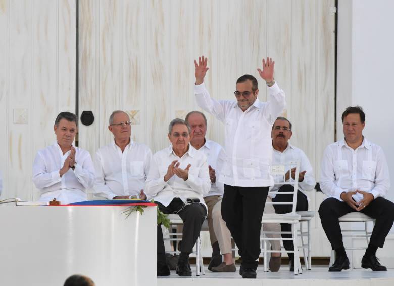 Las Farc piden perdón y Santos les da la bienvenida a la democracia