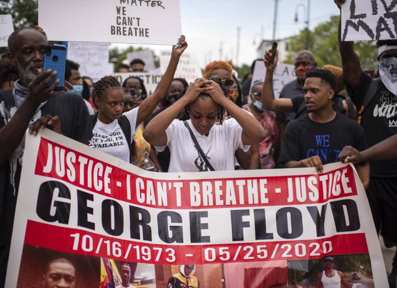 La sobrina de George Floyd, Gabrielle Thompson, durante una manifestación en Houston, Texas. FOTO AFP