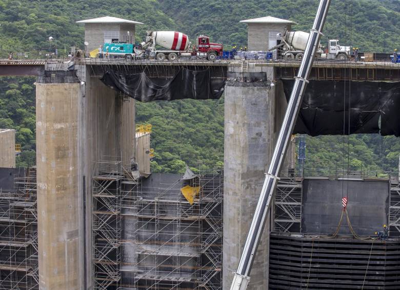 Los trabajos que se realizaban en la presa de Hidroituango hasta hace una semana. Foto: Juan Antonio Sánchez Ocampo