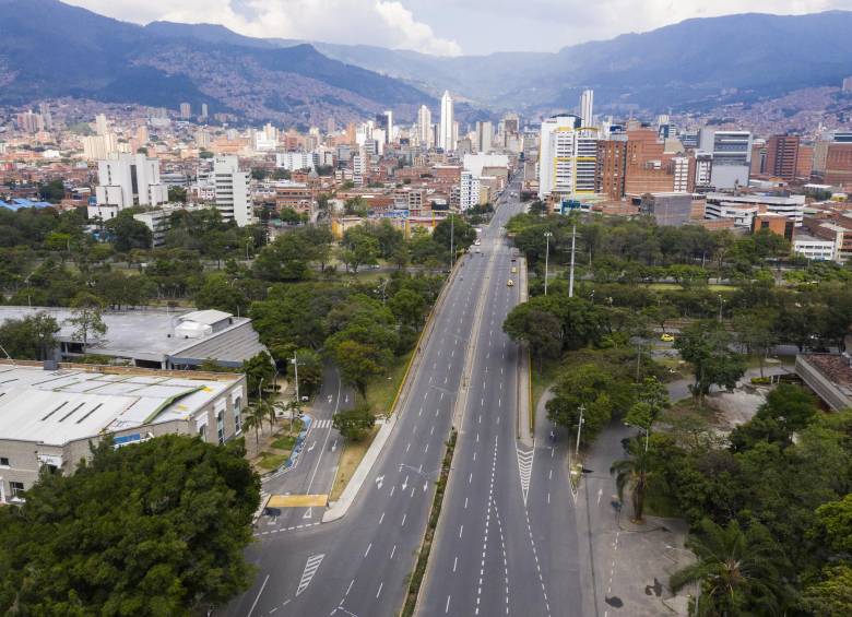 Panorámica de Medellín en cuarentena por la covid-19. FOTO MANUEL SALDARRIAGA