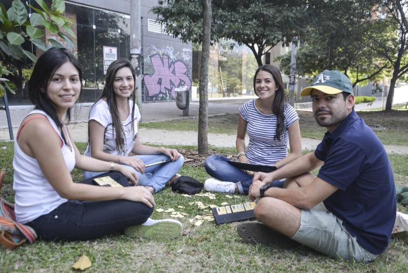 Daniela Gil, Vanessa Gil, Lina Espinal y Jonathan Gil. Foto Cámara Lúcida. 