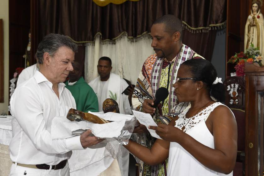 El presidente Juan Manuel Santos aseguró que donará las 8.000 coronas suecas, cerca de 3.000 millones de pesos, a organizaciones que trabajen en la reparación a las víctimas del conflicto armado. FOTO Cortesía Presidencia