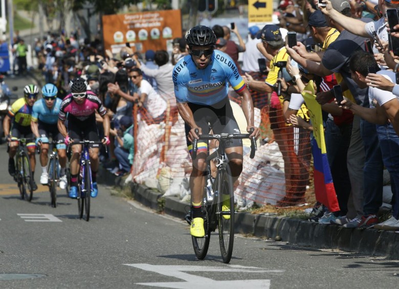 Hermosas postales dejó el desarrollo de la cuarta etapa del Tour Colombia 2.1 que se desarrolló en Medellín, un circuito de 139 kilómetros, que tuvo una masiva presencia de aficionados en cada uno de los puntos por donde transcurrió la fracción. FOTOS JUAN ANTONIO SÁNCHEZ Y MANUEL SALDARRIAGA